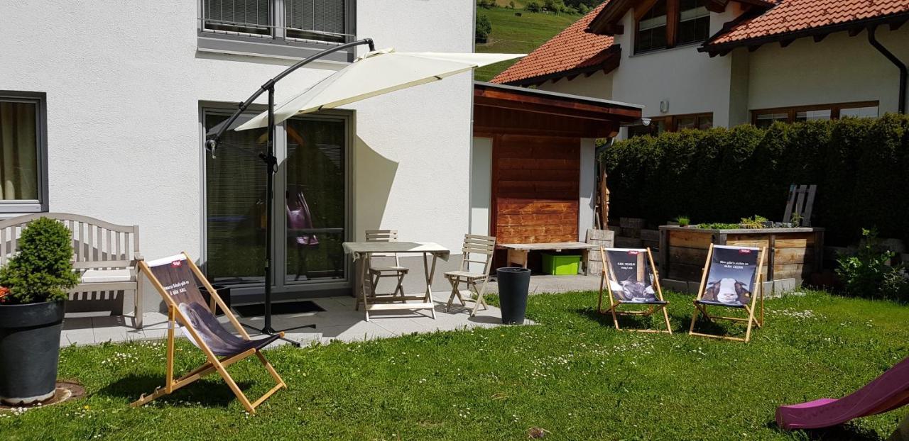 Ferienhaus Gundi เพทท์นอย อัม อาร์ลแบร์ก ภายนอก รูปภาพ