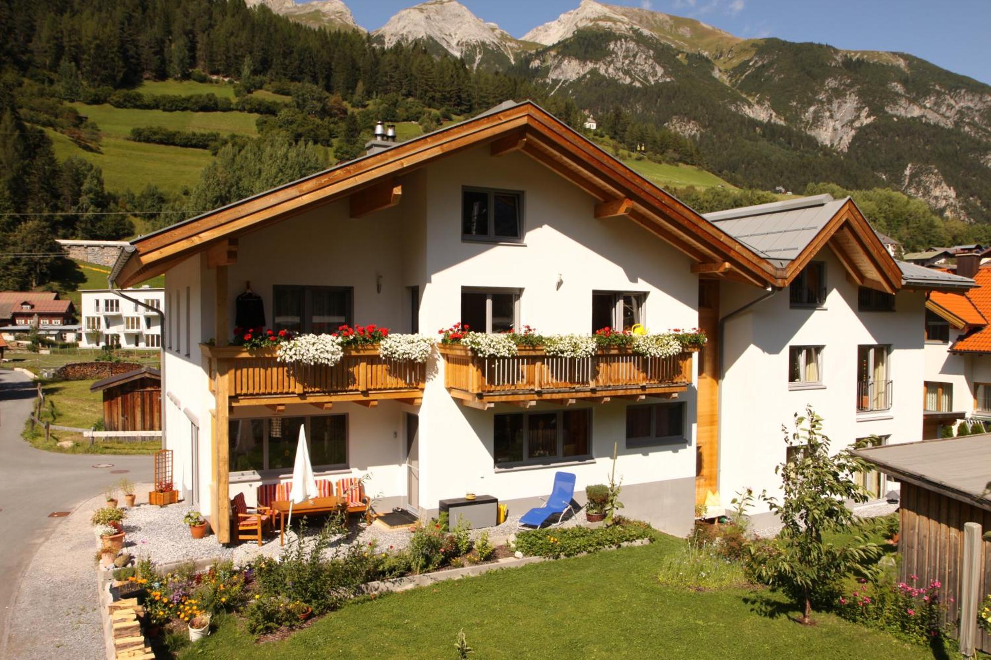 Ferienhaus Gundi เพทท์นอย อัม อาร์ลแบร์ก ภายนอก รูปภาพ