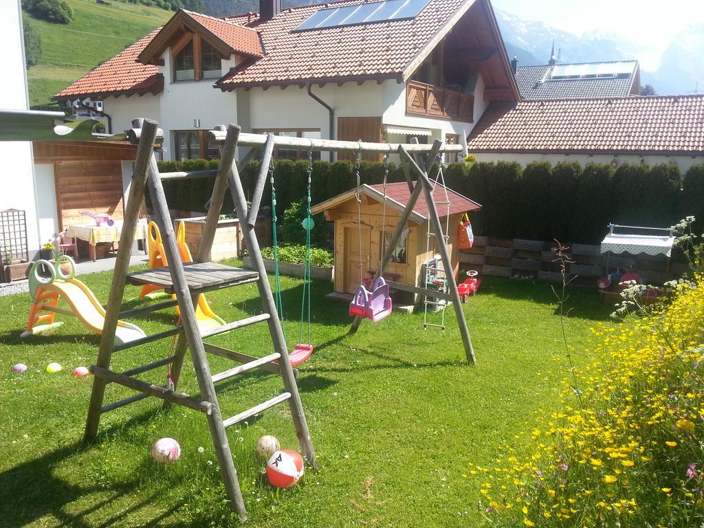 Ferienhaus Gundi เพทท์นอย อัม อาร์ลแบร์ก ภายนอก รูปภาพ