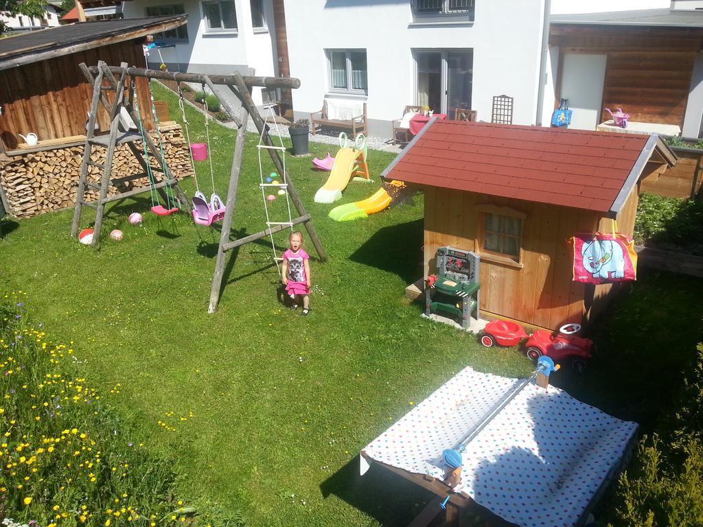 Ferienhaus Gundi เพทท์นอย อัม อาร์ลแบร์ก ภายนอก รูปภาพ