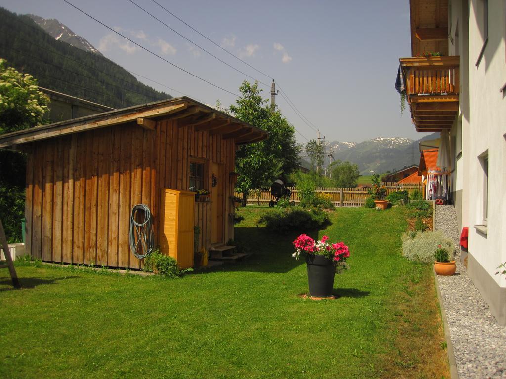 Ferienhaus Gundi เพทท์นอย อัม อาร์ลแบร์ก ภายนอก รูปภาพ