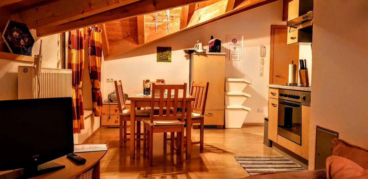 Ferienhaus Gundi เพทท์นอย อัม อาร์ลแบร์ก ภายนอก รูปภาพ