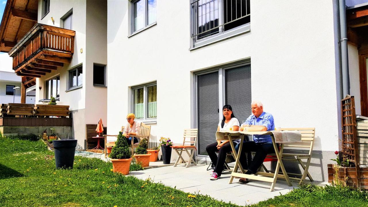 Ferienhaus Gundi เพทท์นอย อัม อาร์ลแบร์ก ภายนอก รูปภาพ