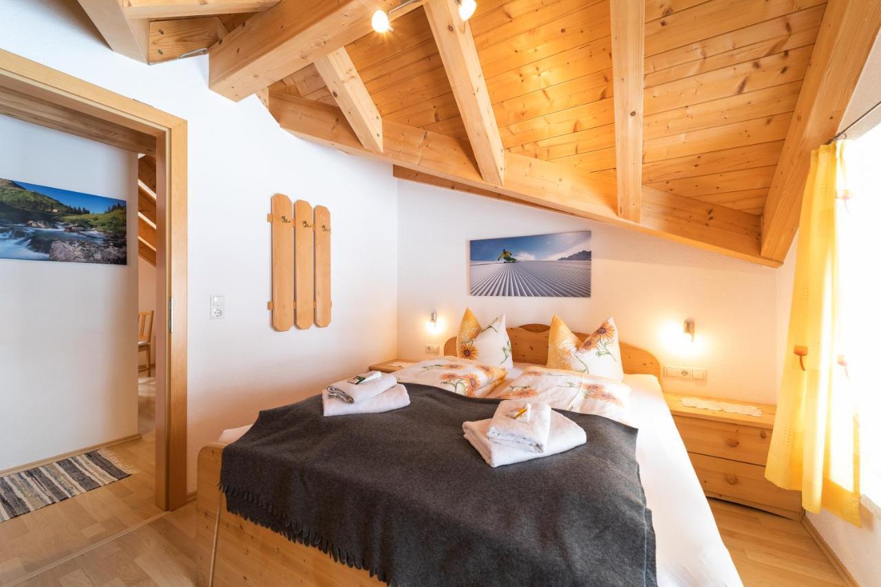 Ferienhaus Gundi เพทท์นอย อัม อาร์ลแบร์ก ภายนอก รูปภาพ