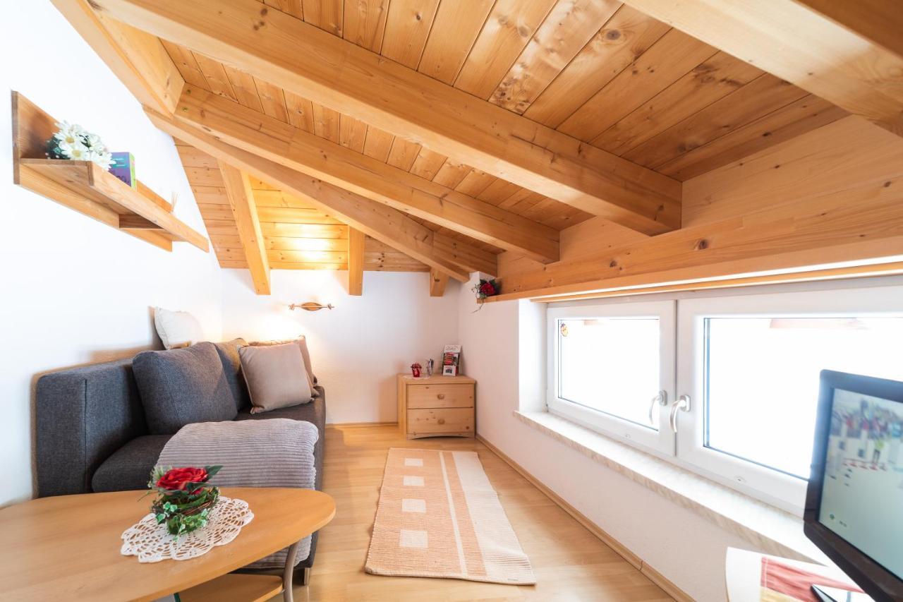 Ferienhaus Gundi เพทท์นอย อัม อาร์ลแบร์ก ภายนอก รูปภาพ