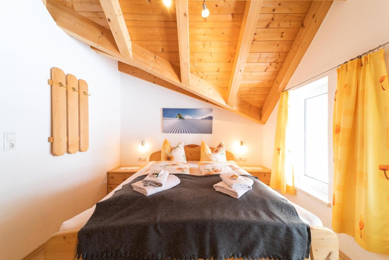 Ferienhaus Gundi เพทท์นอย อัม อาร์ลแบร์ก ภายนอก รูปภาพ