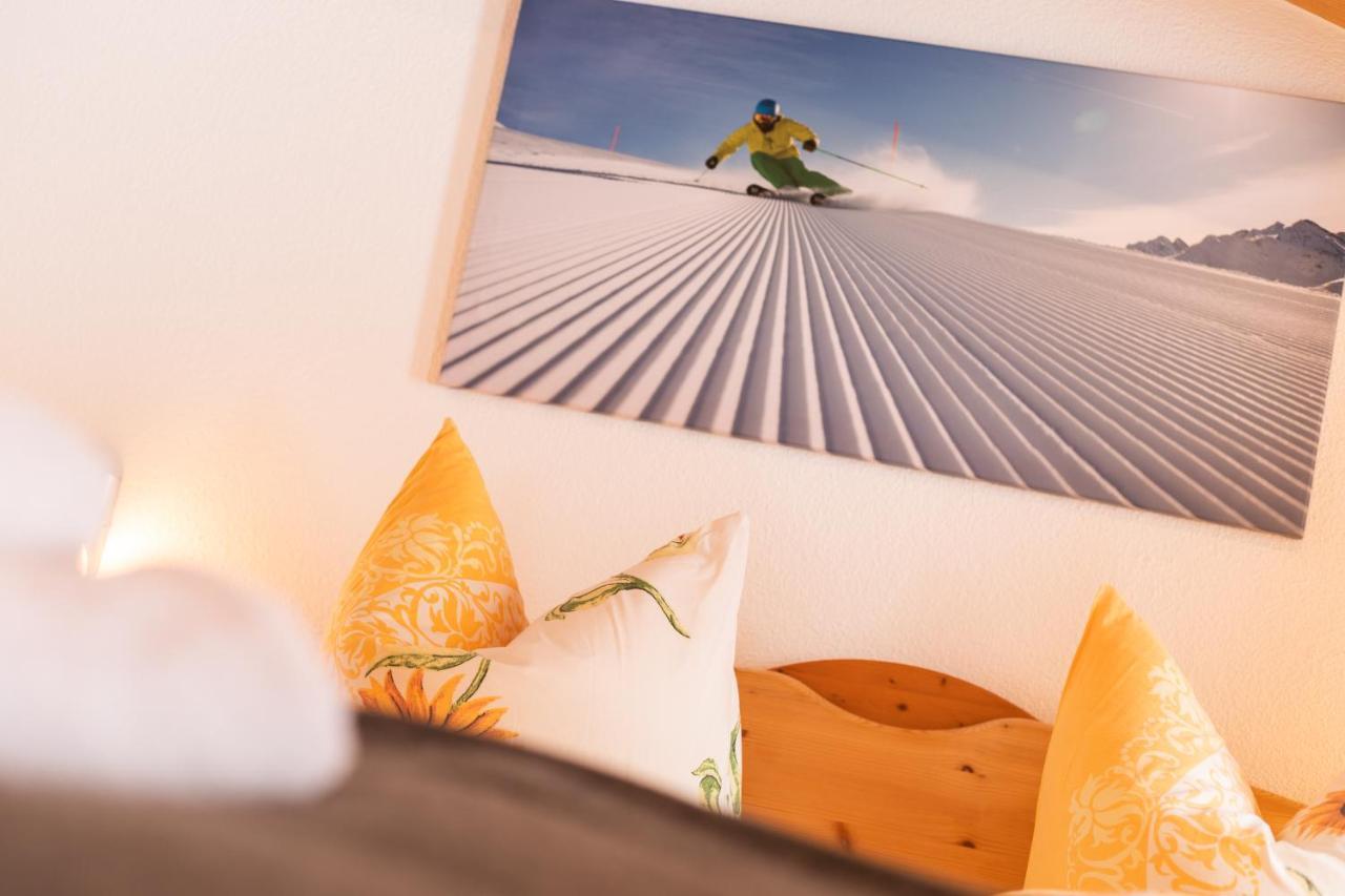 Ferienhaus Gundi เพทท์นอย อัม อาร์ลแบร์ก ภายนอก รูปภาพ