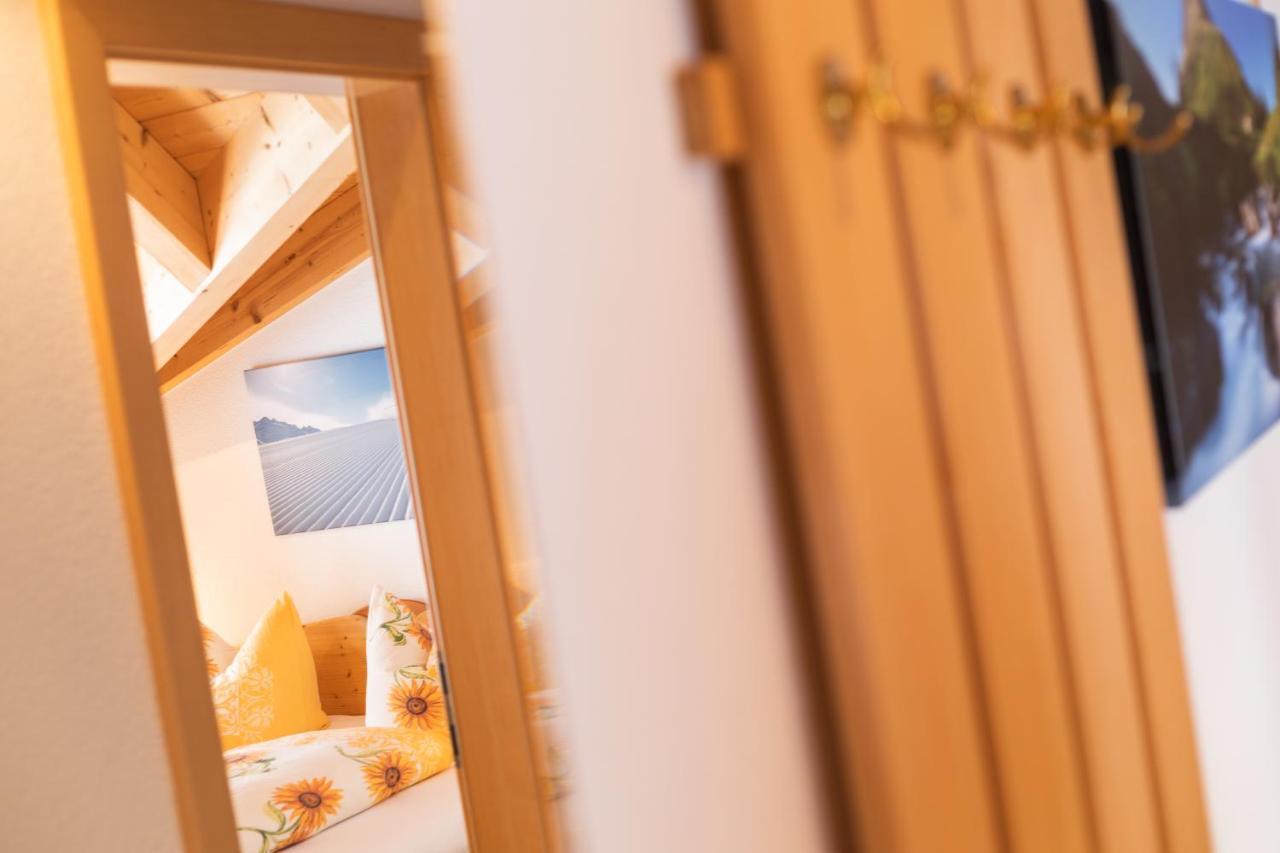 Ferienhaus Gundi เพทท์นอย อัม อาร์ลแบร์ก ภายนอก รูปภาพ