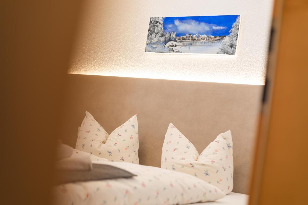 Ferienhaus Gundi เพทท์นอย อัม อาร์ลแบร์ก ภายนอก รูปภาพ