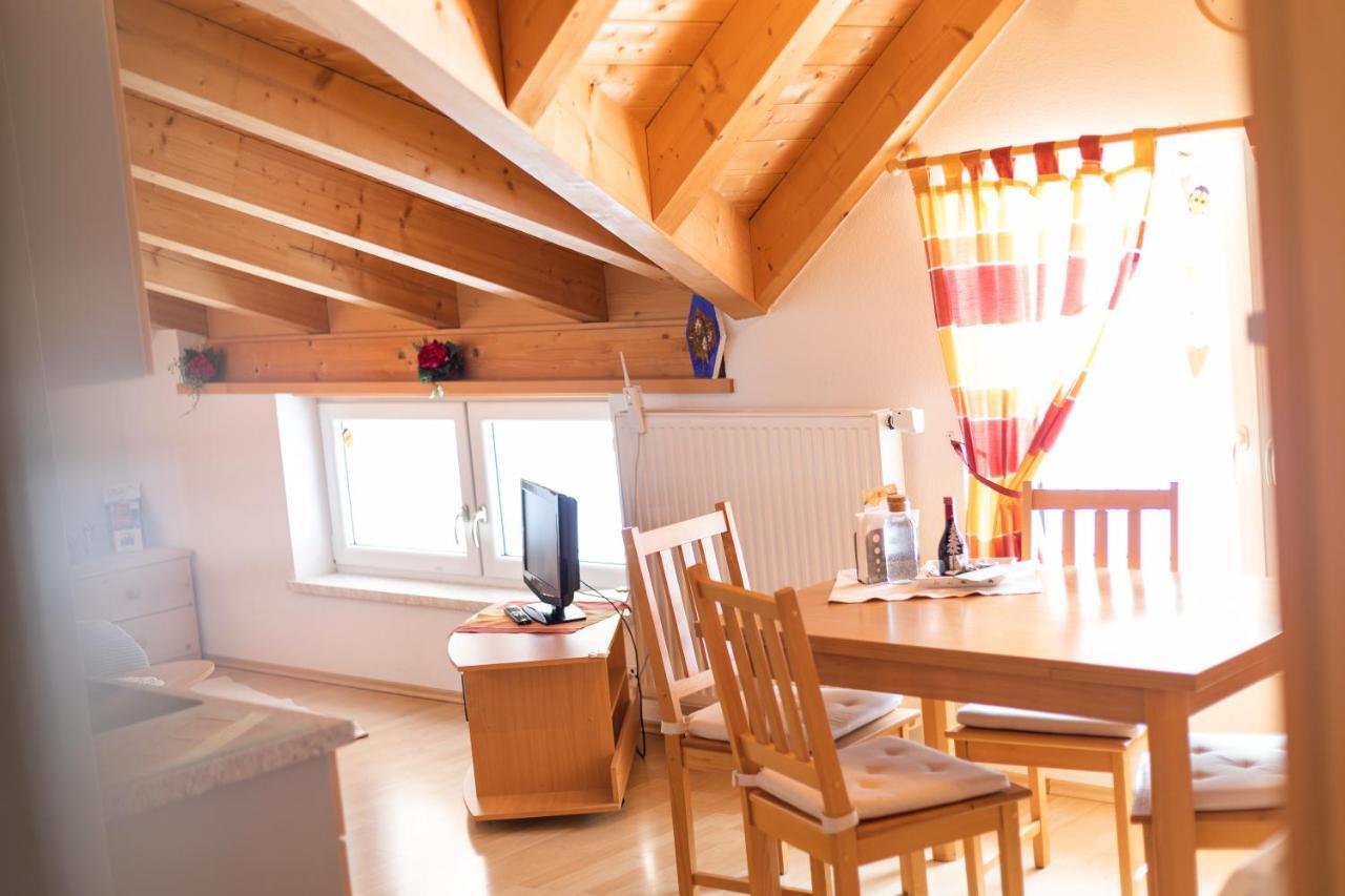Ferienhaus Gundi เพทท์นอย อัม อาร์ลแบร์ก ภายนอก รูปภาพ